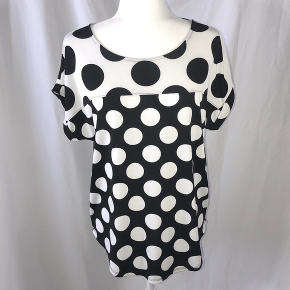 Black & White Polka Dot Top w/ Rolled Sleeves - Picture 1 of 3